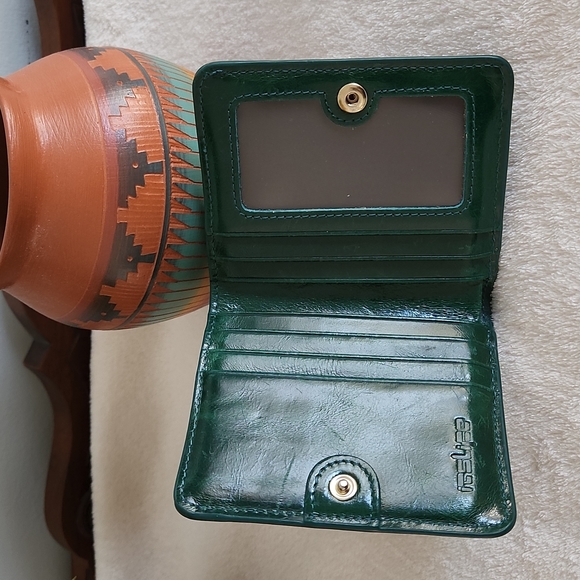 Itslife Other - ITslife Women's Rfid Blocking Small Compact Bifold Leather Pocket Wallet